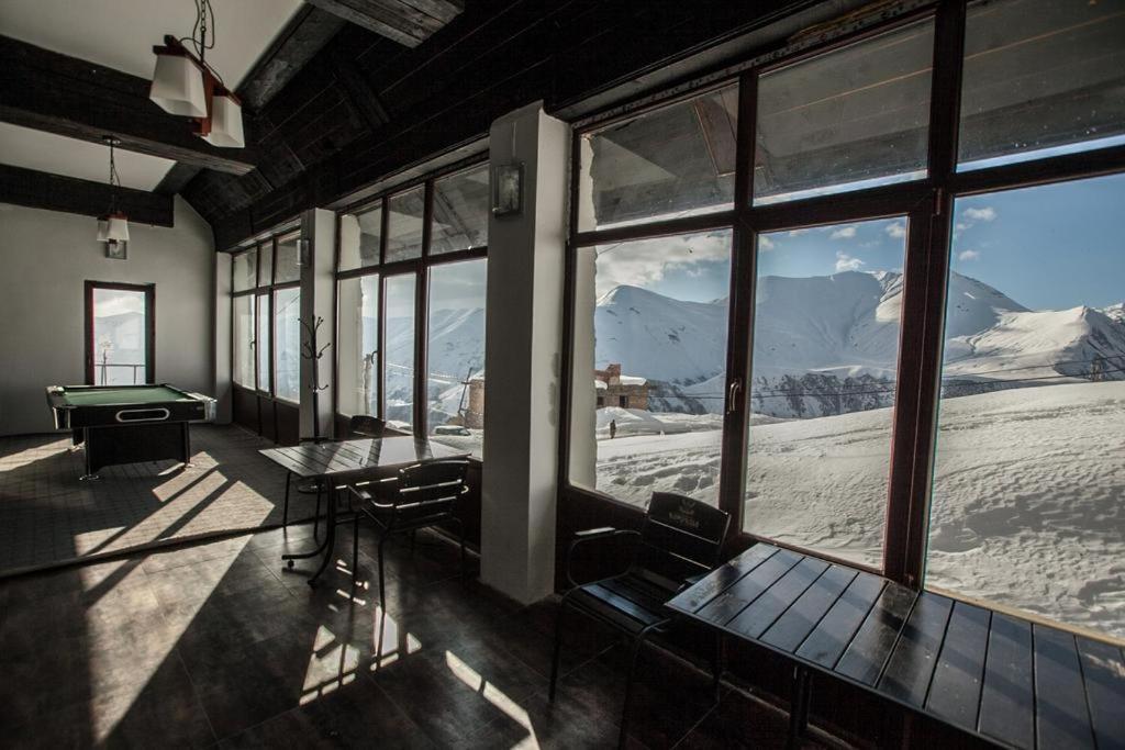 New Shino Gudauri Hotel ภายนอก รูปภาพ